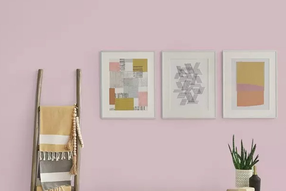 Johnstone's - Bathroom Mid Sheen Paint - Ballet Slipper 2.5L.