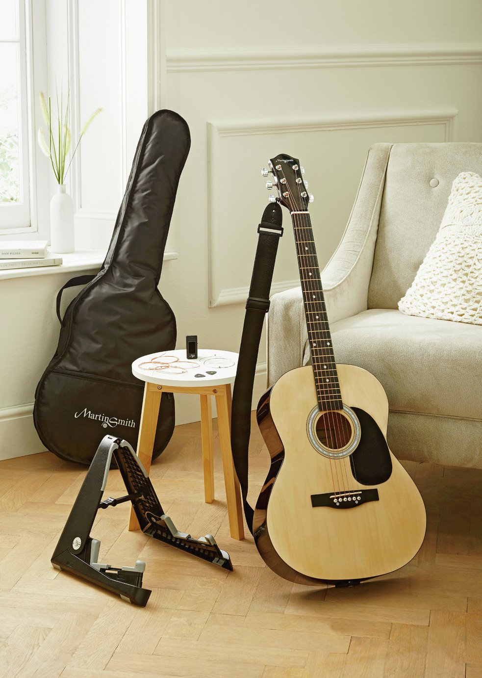 Martin Smith Full Size Acoustic Guitar and Accessories Review