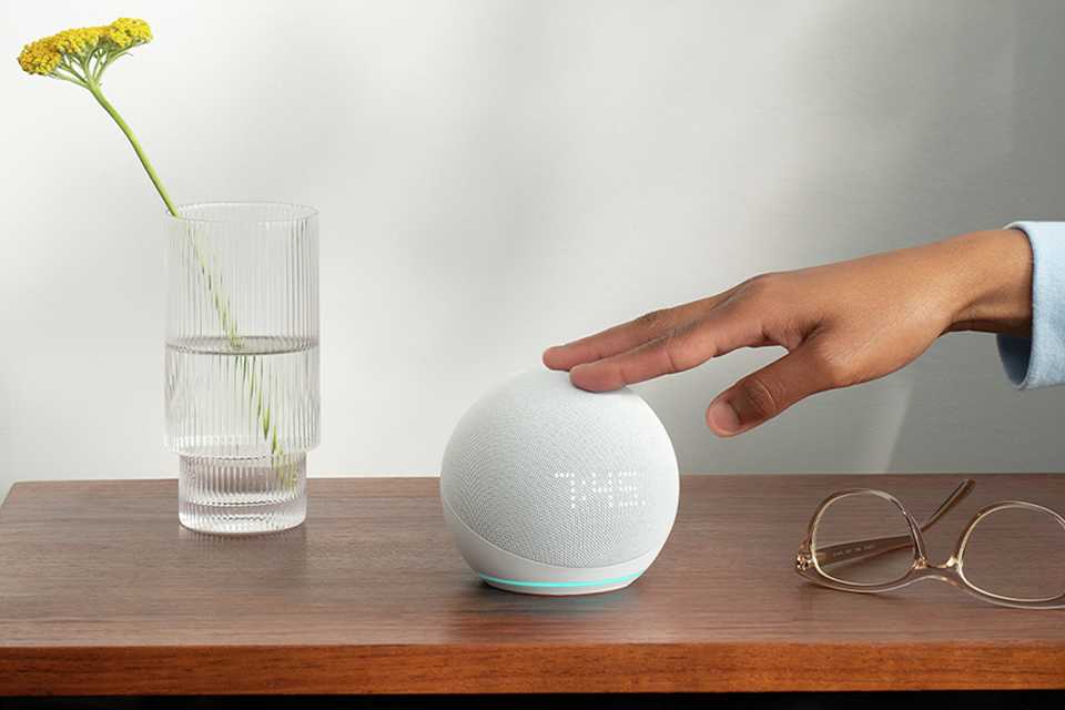 Amazon Echo Dot 5th Gen Smart Speaker With Clock & Alexa.