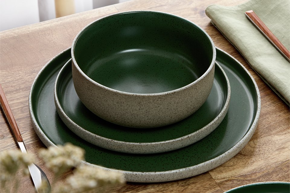 Tableware. Includes dinner sets, table linen, cutlery and more.