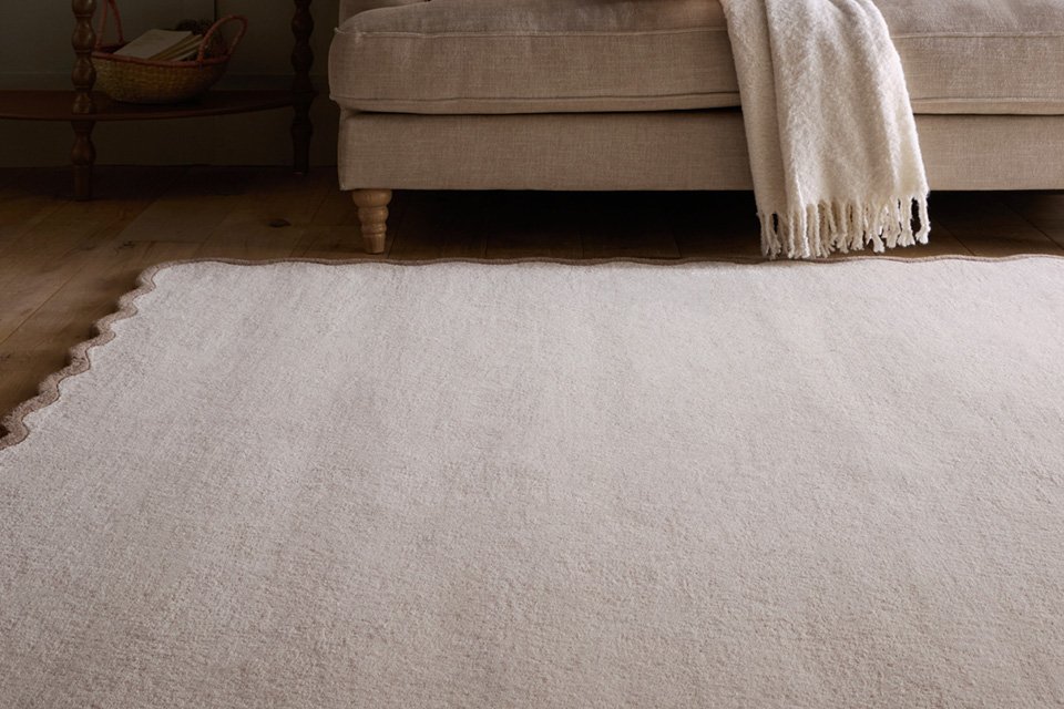 Origins Scalloped Beige Wool Short Pile Rug - 200x290cm.