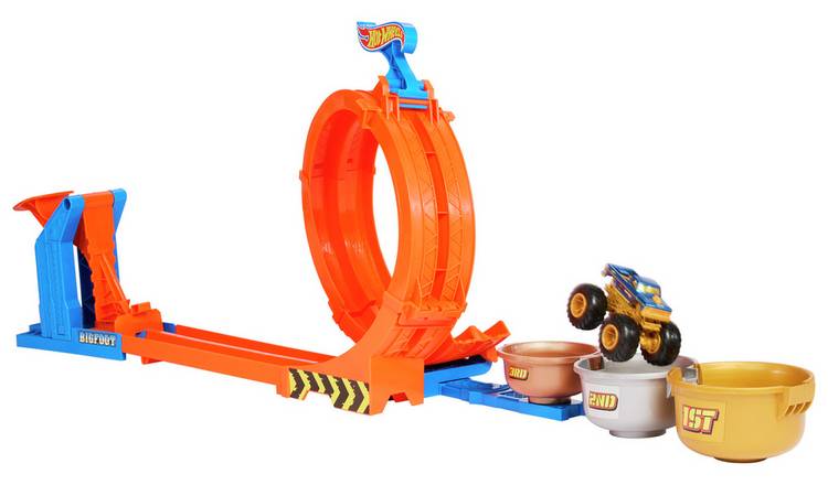 Hot Wheels Monster Trucks Loop & Flip Challenge Playset