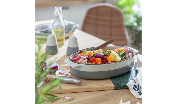 Habitat Speckle 29cm Medium Ceramic Oval Roaster