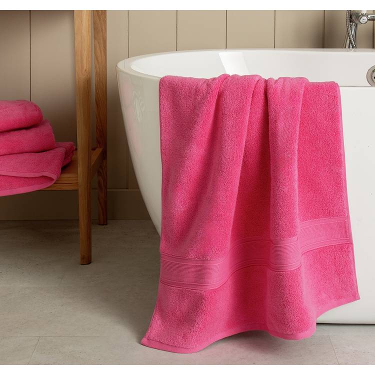 Habitat Supersoft Bath Towel - Raspberry 0