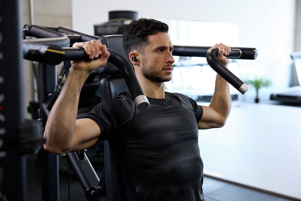 Elevate your new year reset. Track and soundtrack your workouts with fitness tech.