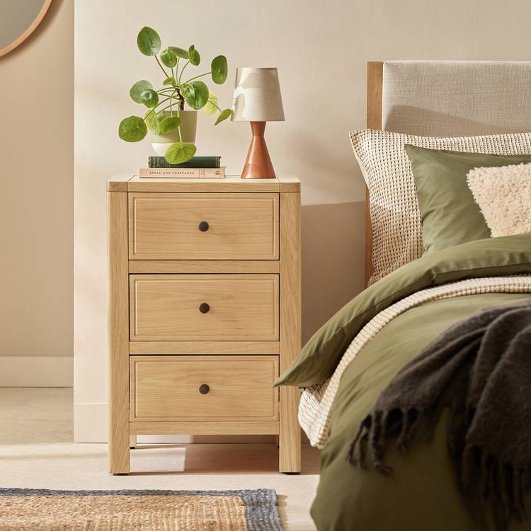 Habitat Finchley 3 Drawer Bedside Table - Oak 0