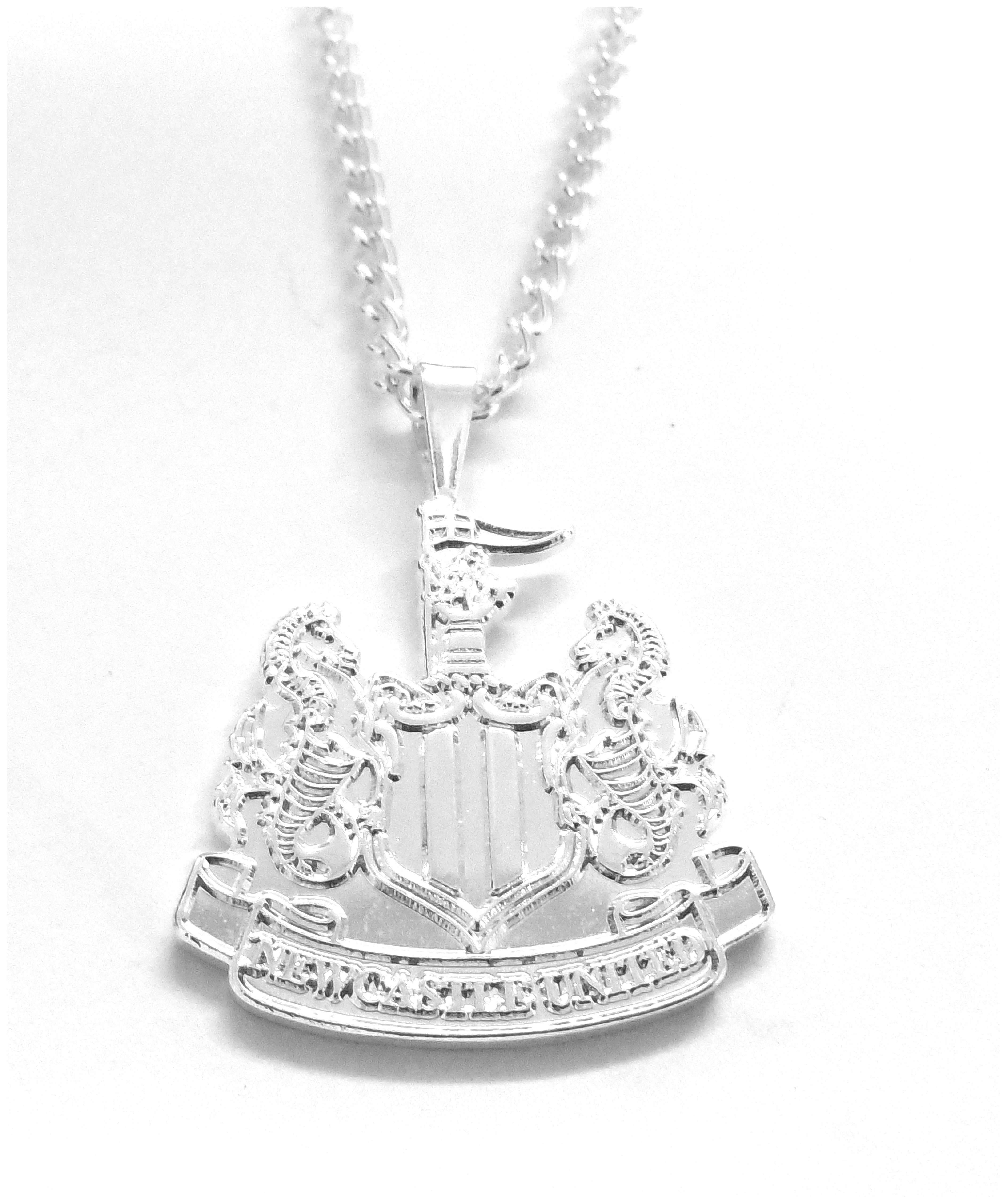 Silver Plated Newcastle Utd Pendant and Chain