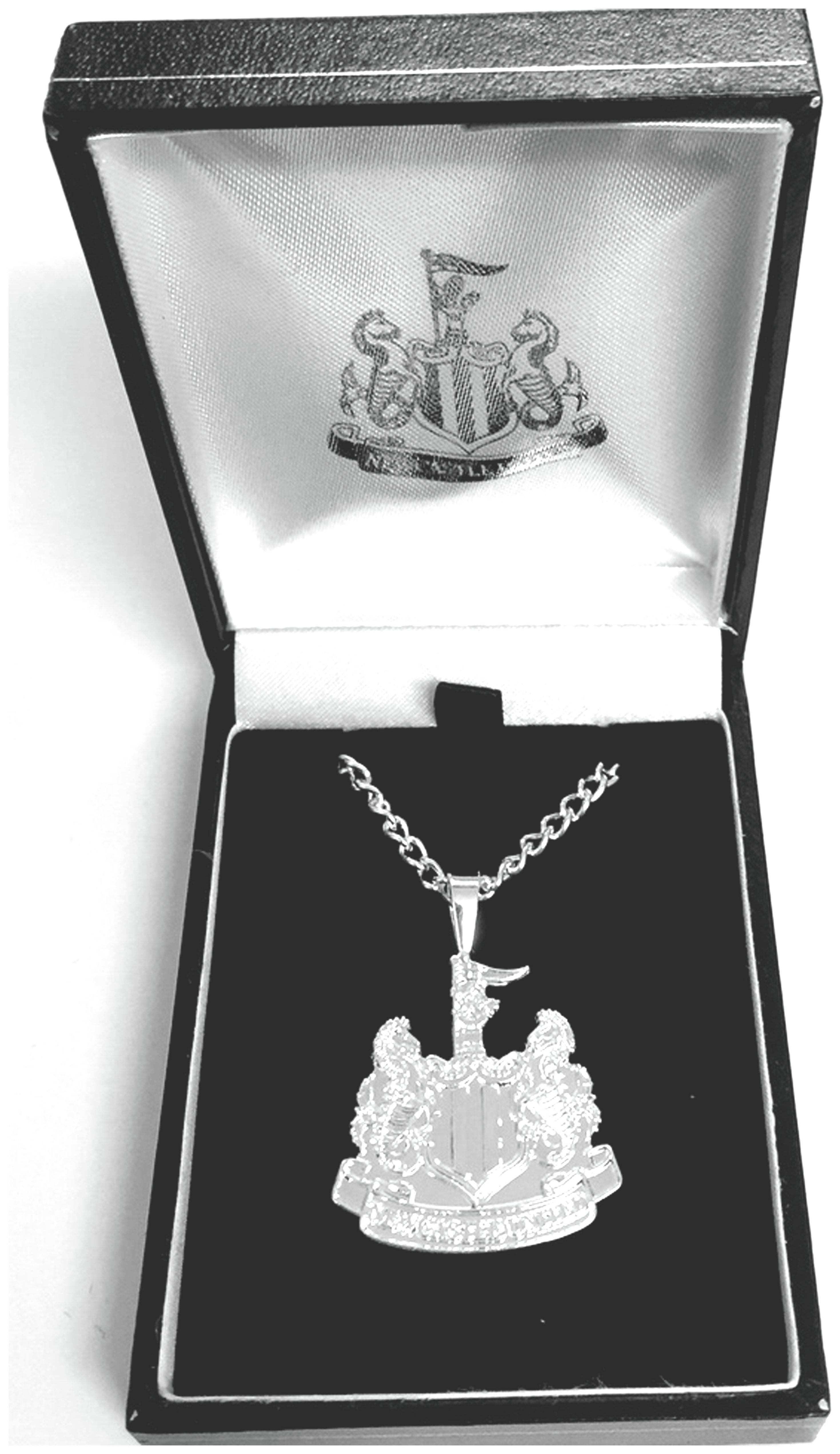 Silver Plated Newcastle Utd Pendant and Chain Review