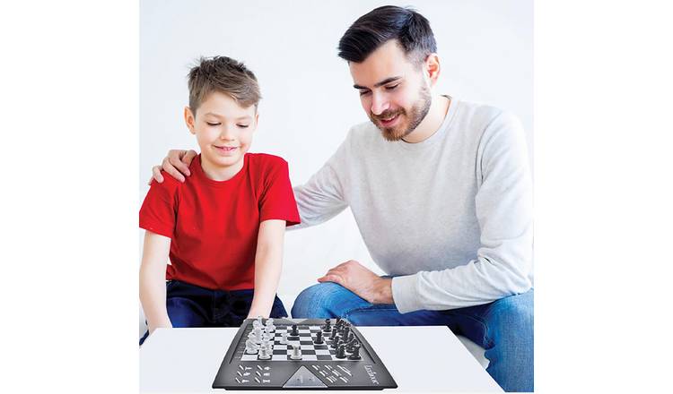 Menkind Chessman Elite Game