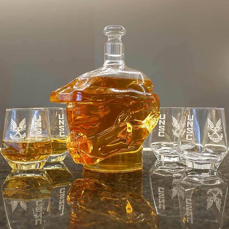 Menkind Halo Master Chief Helmet Decanter Set 0