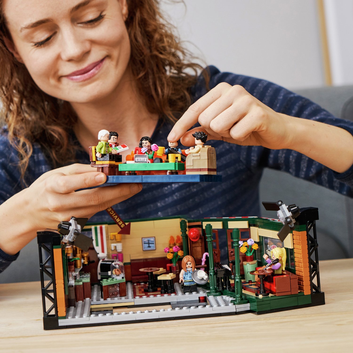 lego central perk argos