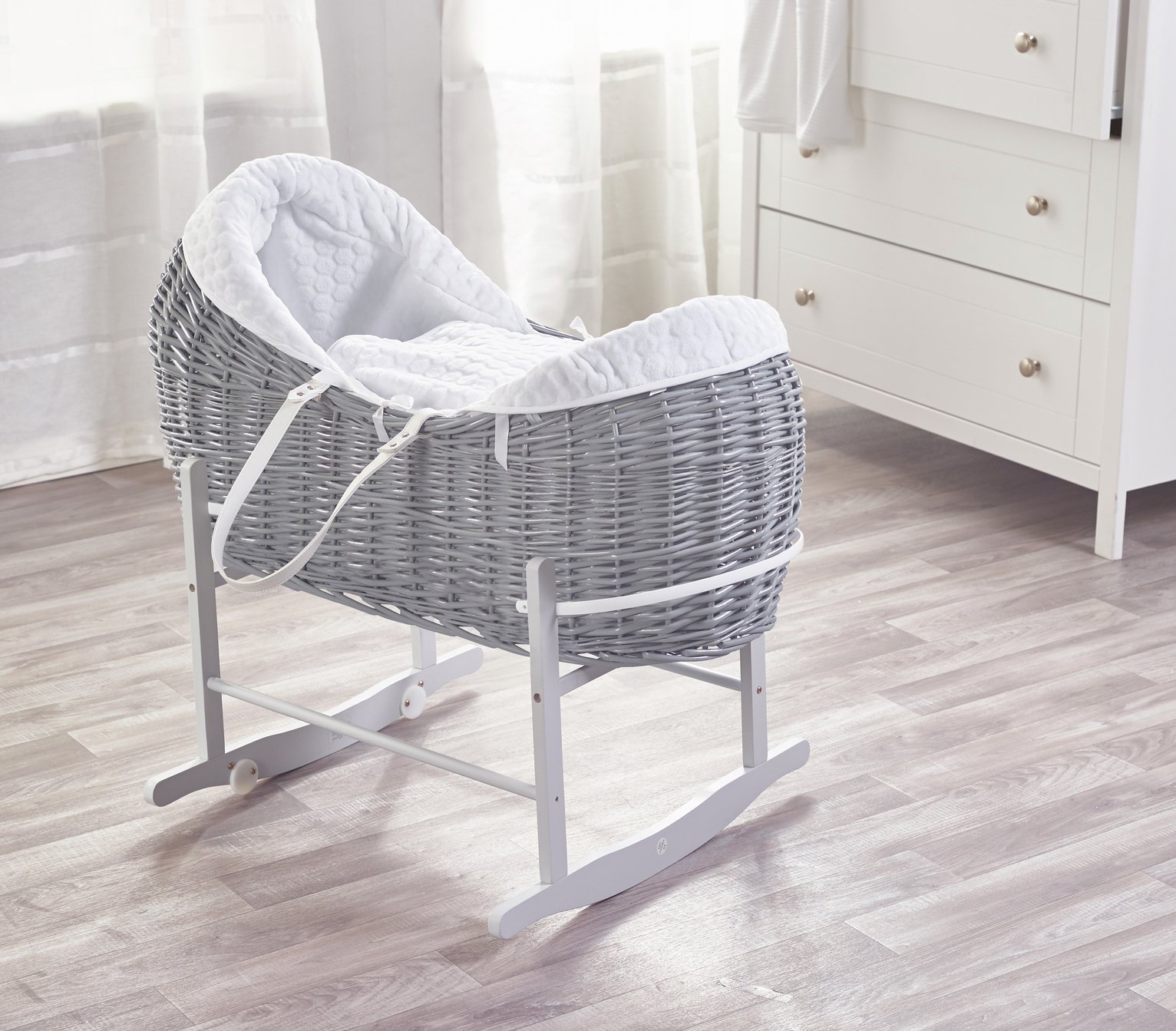 moses basket and rocker