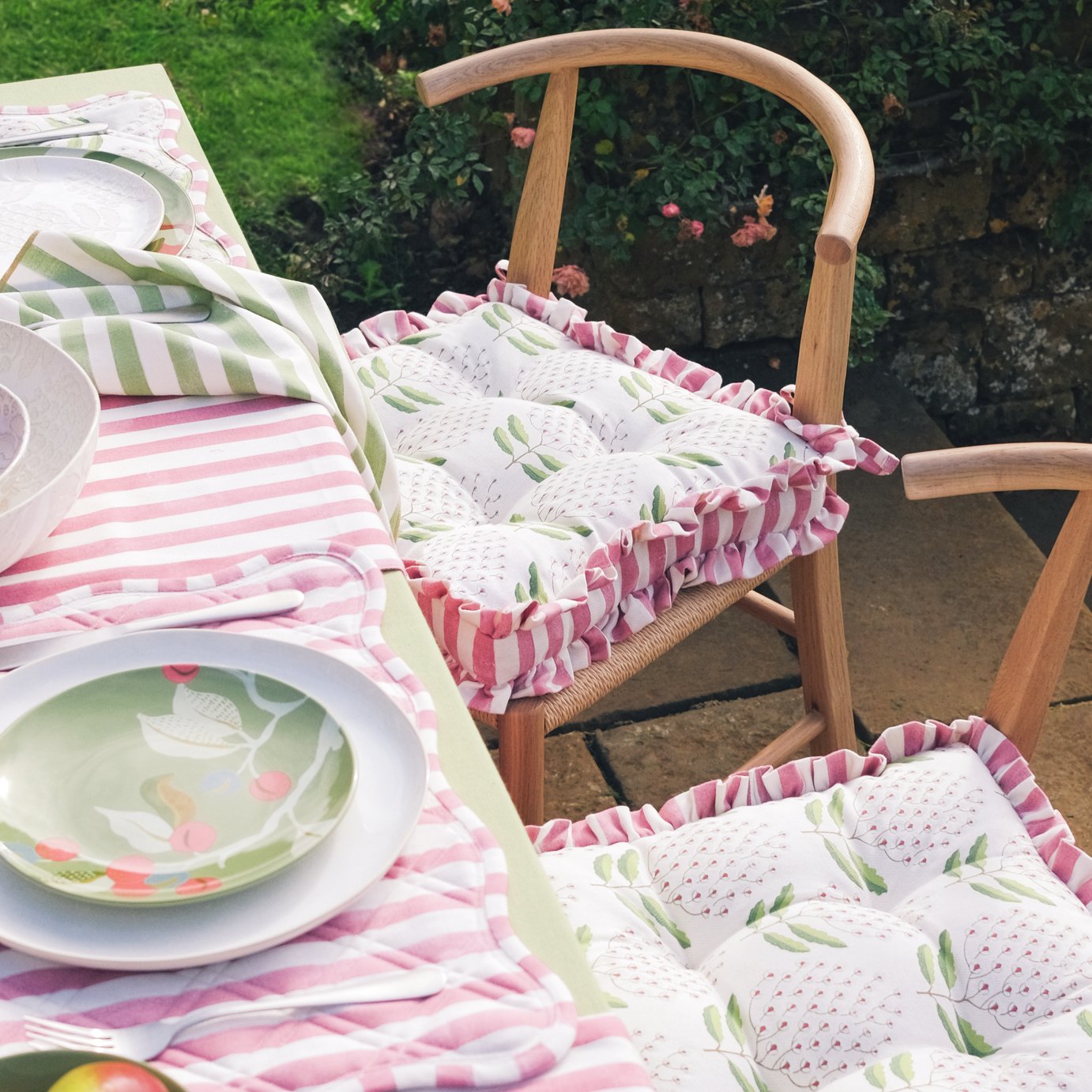 Habitat x Sanderson & National Trust Bellis Seat Cushion 2pk