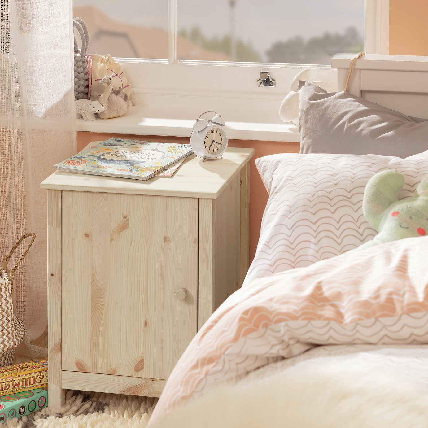 Argos Home Kids Scandinavia Bedside Table - Pine