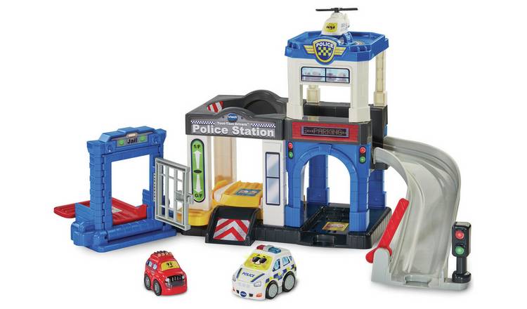 Toot toot castle store argos