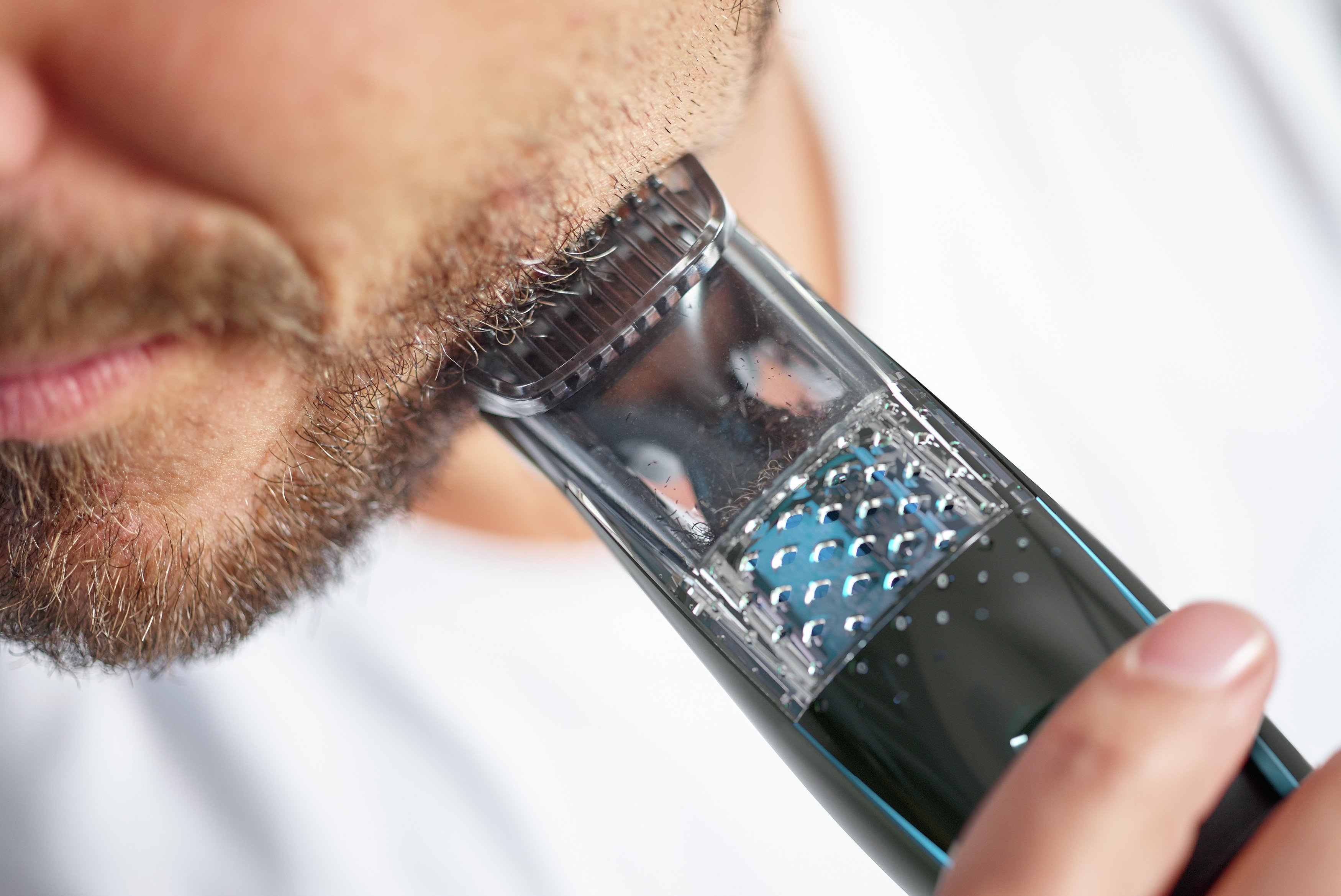 Philips Series 7000 Vacuum Stubble Beard Trimmer BT7202 Reviews