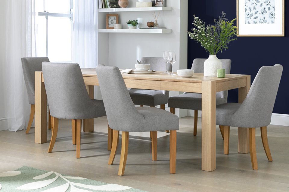 Habitat Alston Extending 6 - 8 Seater Dining Table.