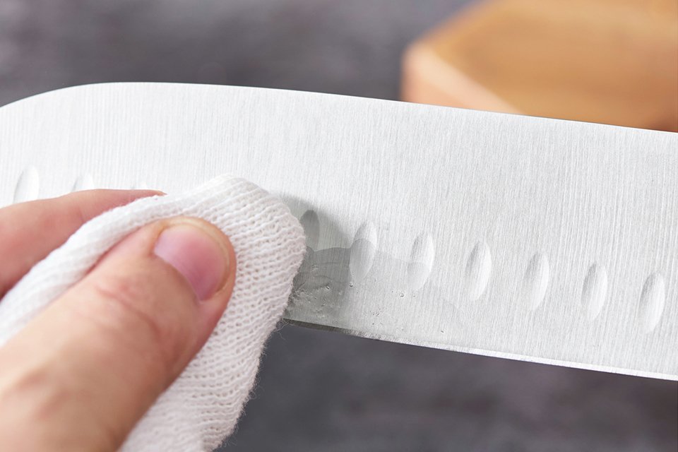 Tower Soft Grip Santoku Knife - Black & Silver. 