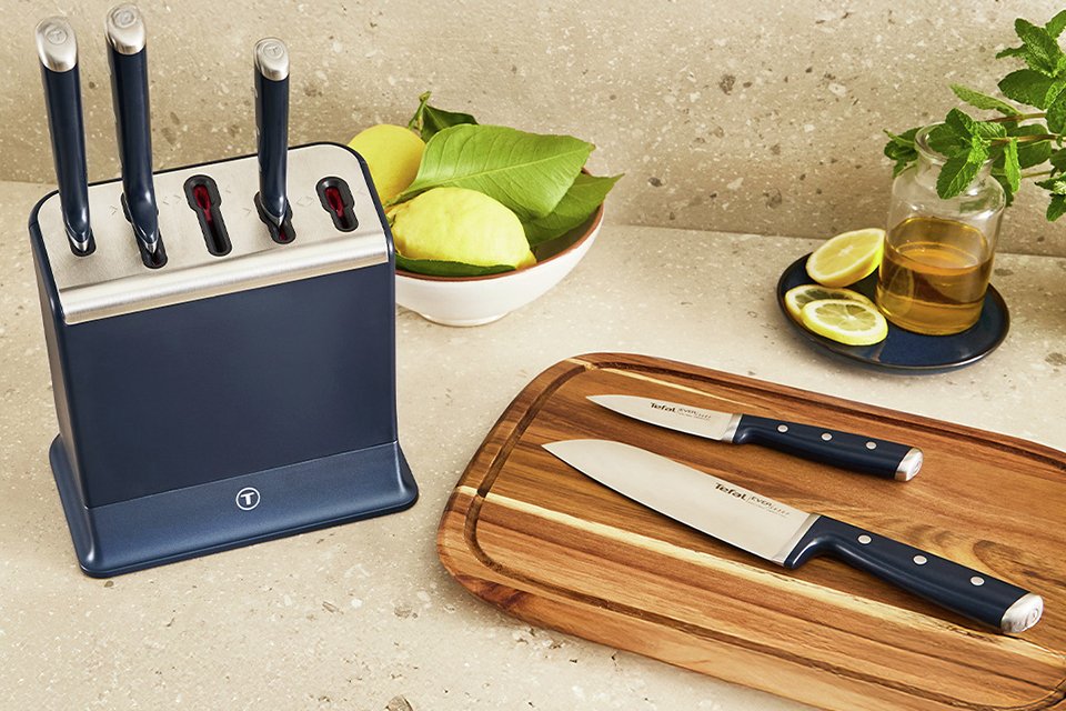 Tefal EverSharp Pro 5 Piece Auto-Sharpening Knife Block-Blue.