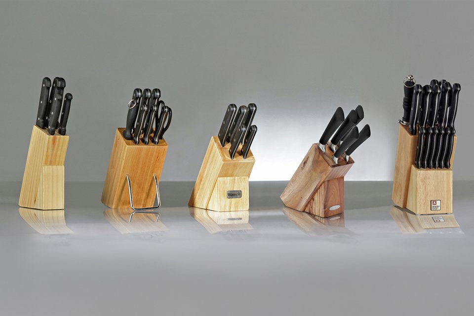 Home Essentials 5 Piece Knife Set with Wooden Knife Block.