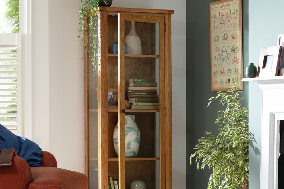 Argos Home Kent 1 Door Glass Display Cabinet - Oak.