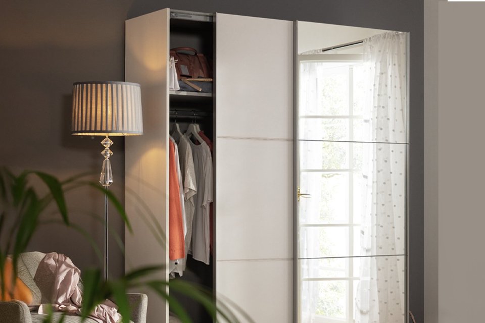 Habitat Holsted Half Mirror 150cm Sliding Wardrobe -White.