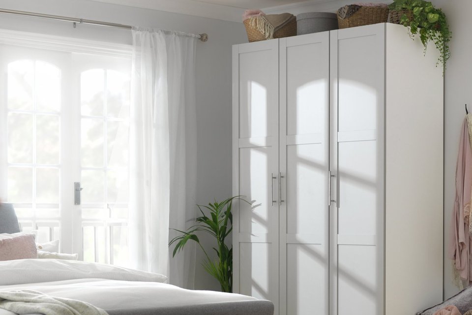 Habitat Munich Panelled 3 Door Wardrobe - White.