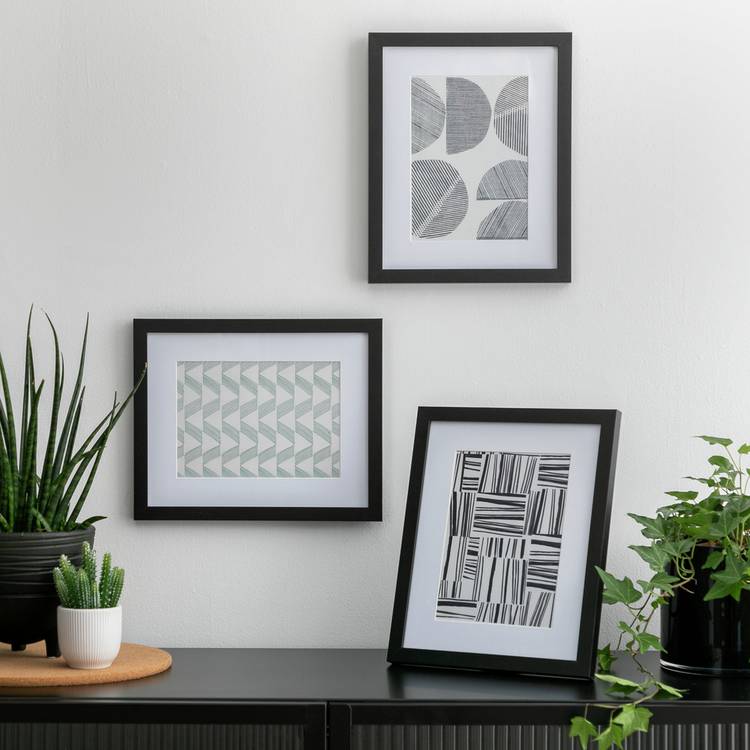 Habitat 3 Pack Black Wooden Picture Frames - 5x7" 0