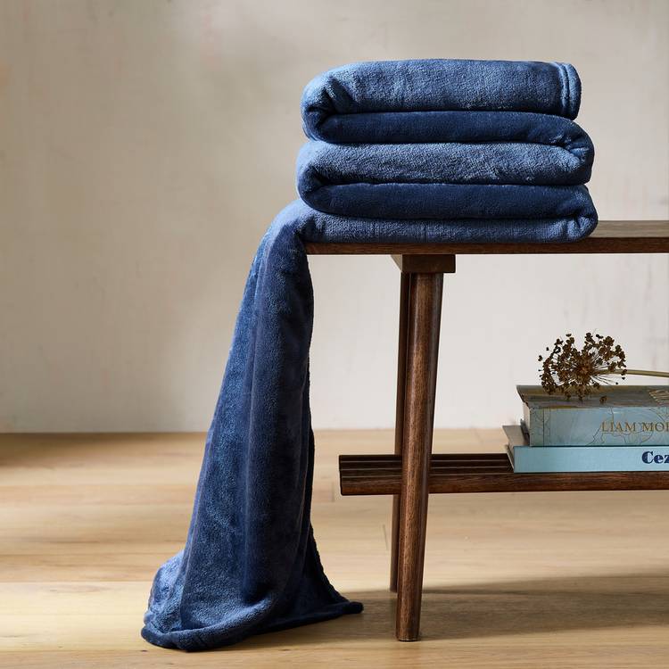 Argos Home Large Fleece Throw - Navy - 220x200cm 0