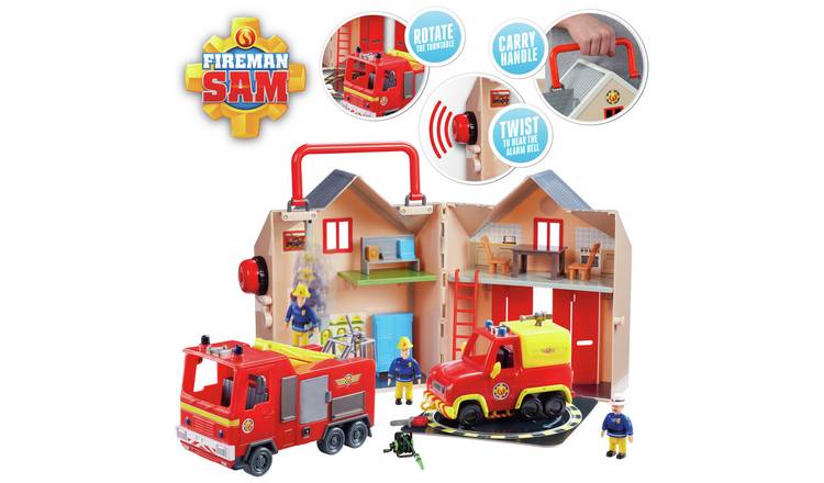 Fireman Sam Fire station and Engine