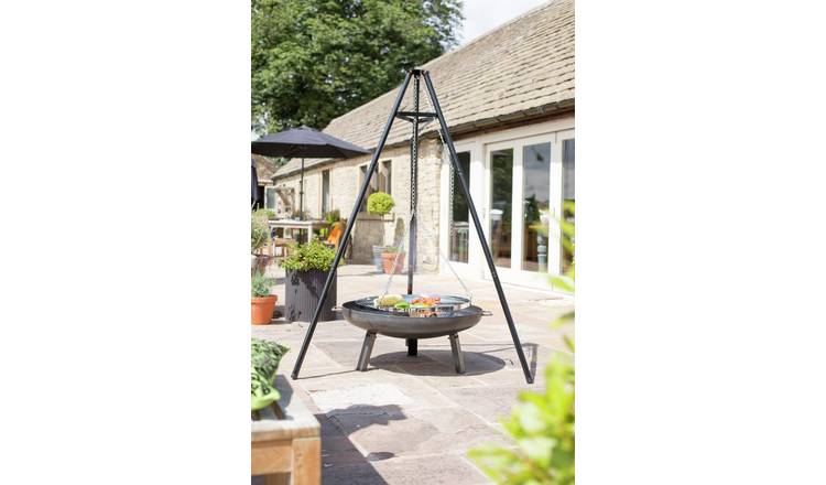 La Hacienda Tripod with Hanging Grill