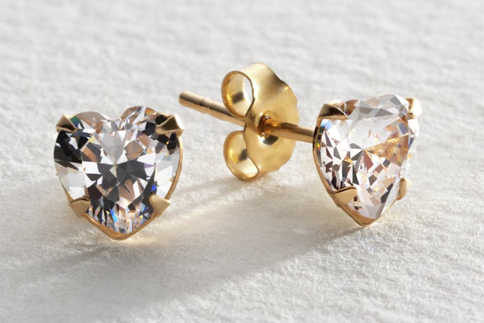 Jewellery & watches gifts. Spoil your special someone with jewellery they'll love for a lifetime.