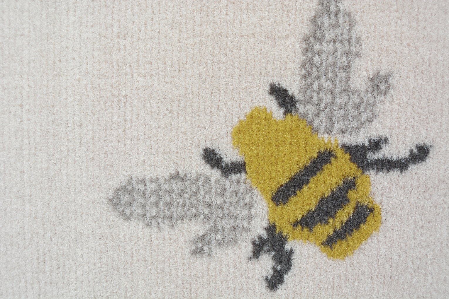 Homemaker Adorn Busy Bee Rug Review