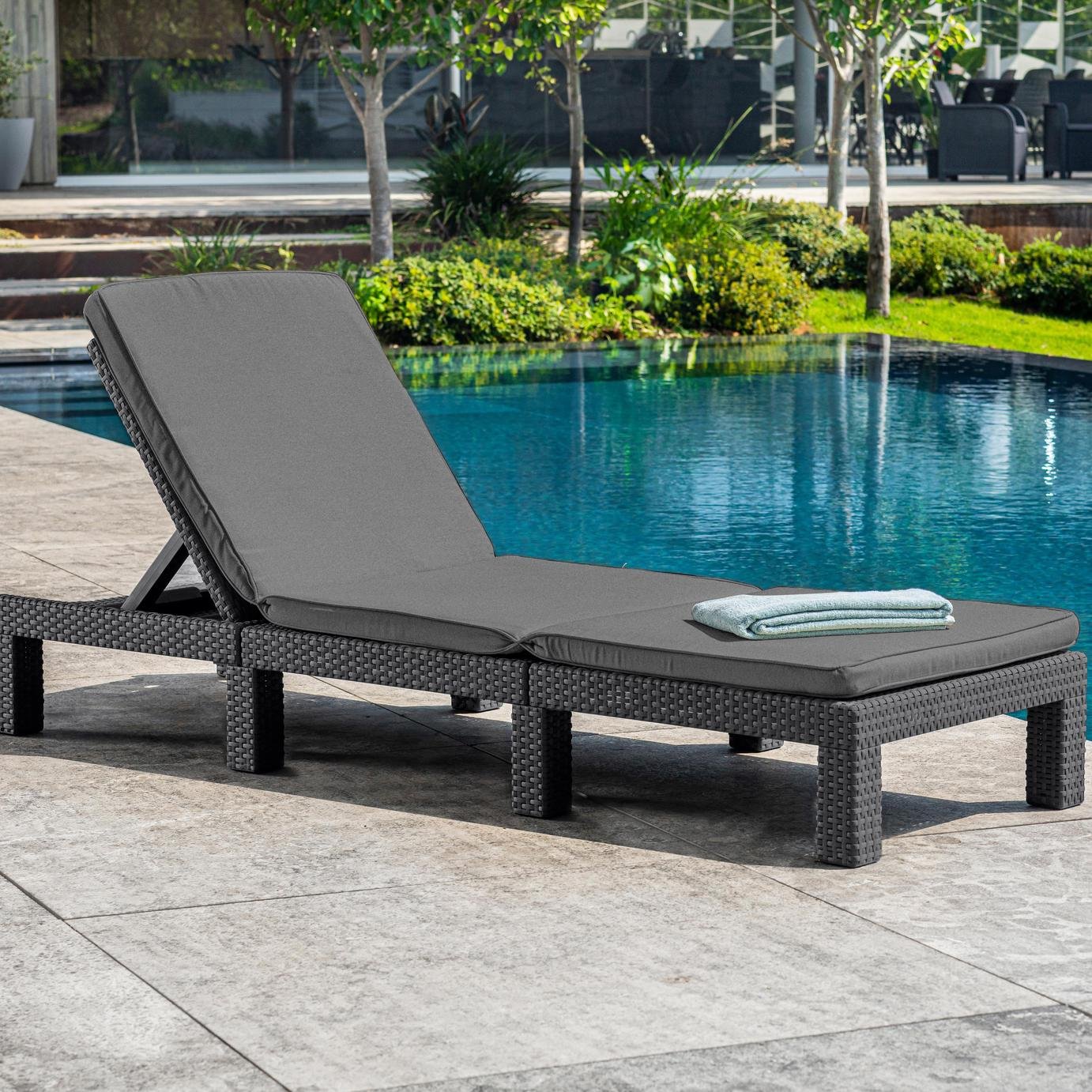 Keter Daytona Rattan Effect Sun Lounger Reviews - Updated June 2024