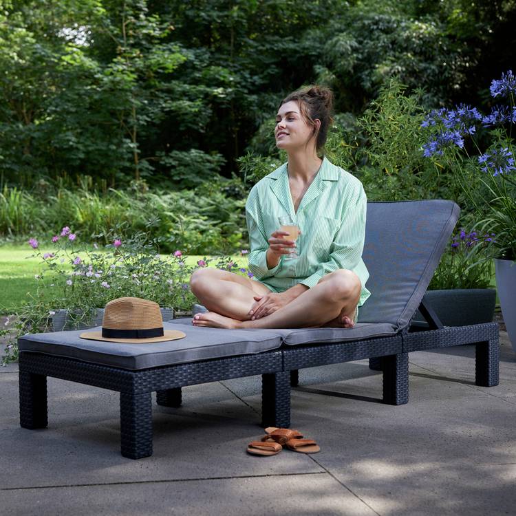 Keter Daytona Rattan Effect Sun Lounger - Graphite 0