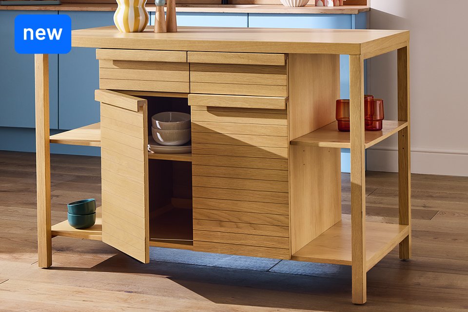 New in dining room from £9. Perfect feast set up.