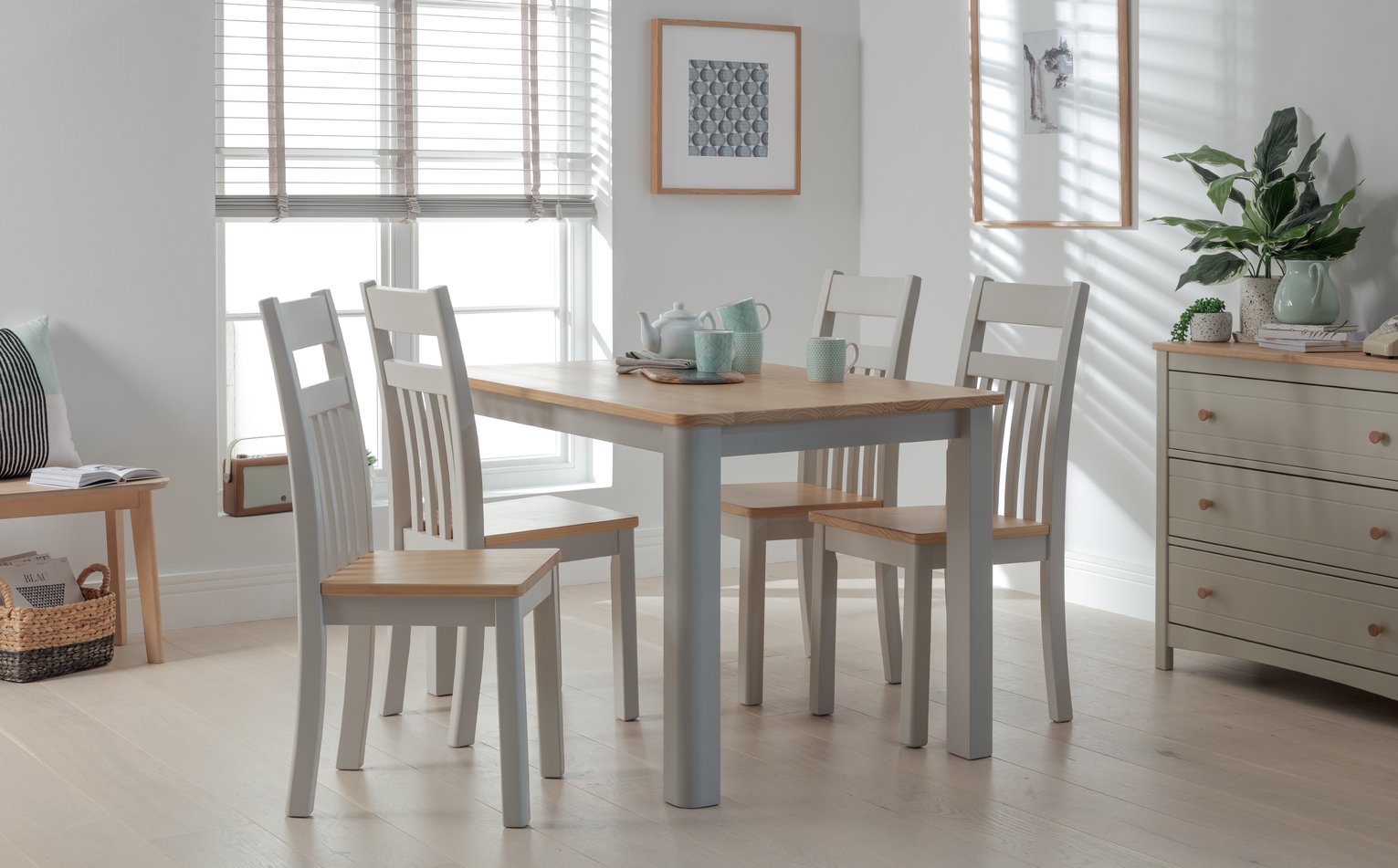 Argos Home Bournemouth Solid Wood Table & 4 Two Tone Chairs Review