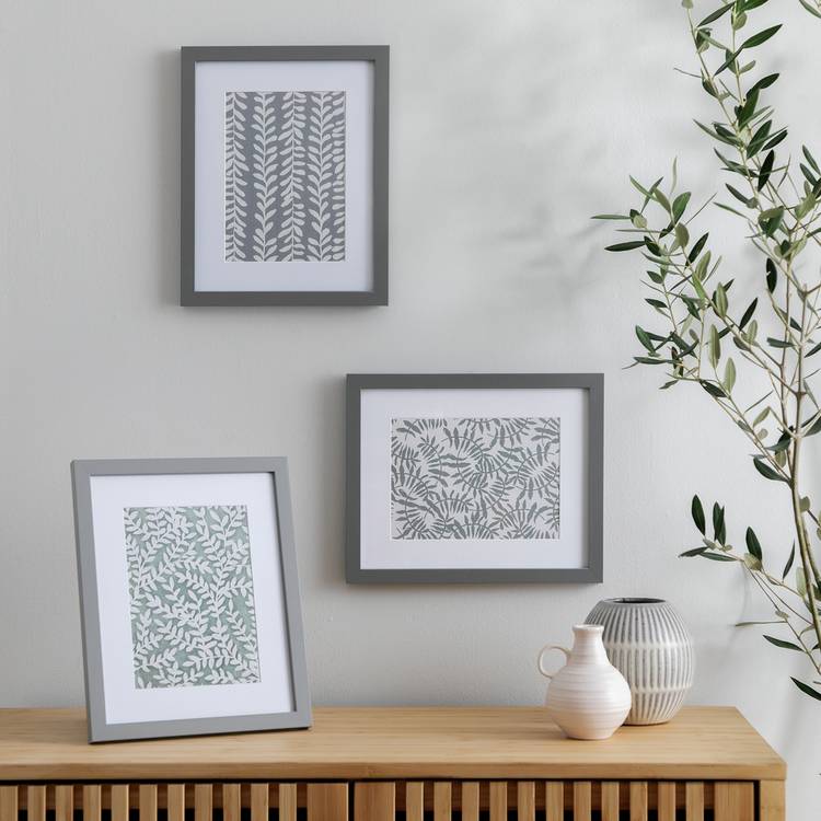 Habitat 3 Pack Grey Wooden Picture Frames - 5x7" 0