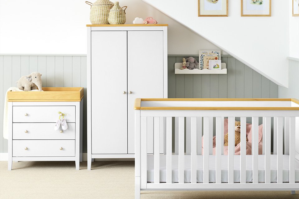 Cuggl Canterbury Nursery 3 Piece Furniture Set - White.