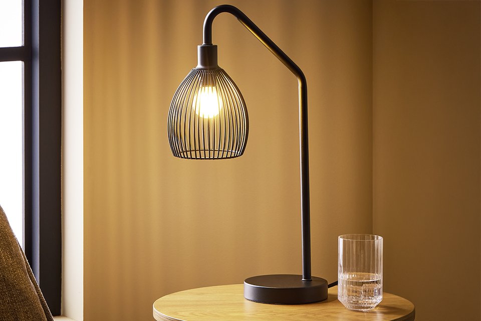 Home Nyx table lamp black.