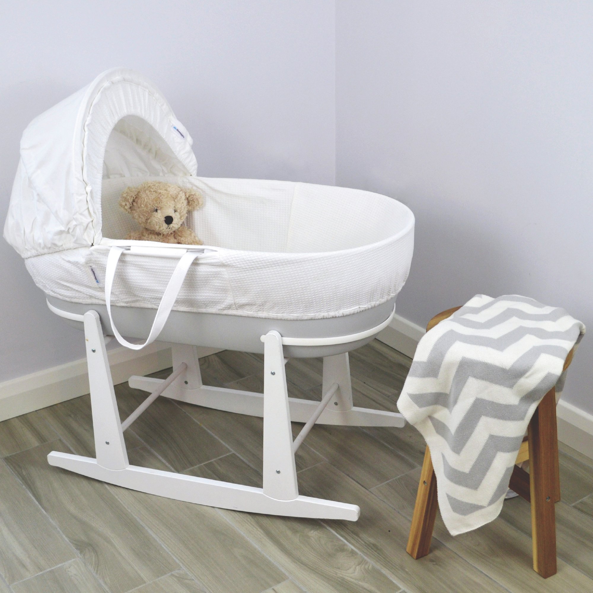 Shnuggle White Moses Basket Rocking Stand. Reviews