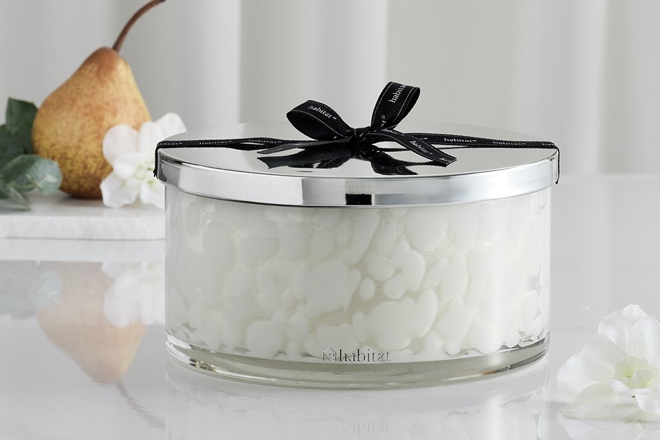 Habitat XL geranium & pear white confetti candle.
