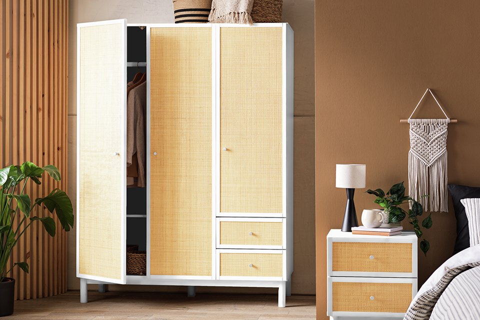 Habitat Simone 3 Door 2 drawer wardrobe in white and oak finish.