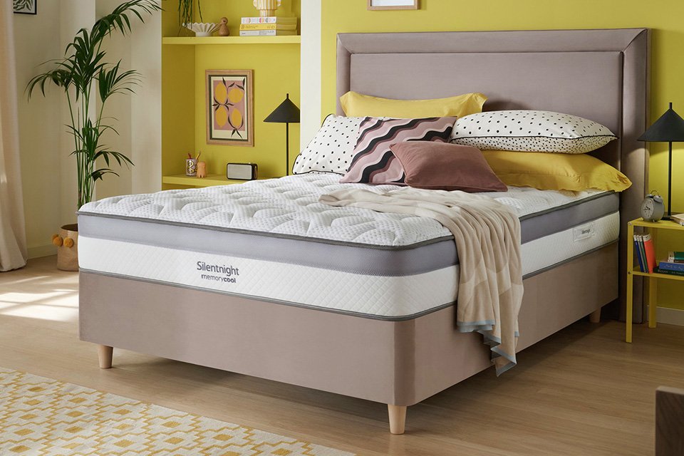 Silentnight Memory Cool 1000 Pkt Mattress - Single.