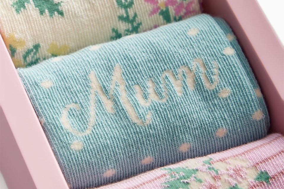 Small price, big smiles. Gifts under £10.