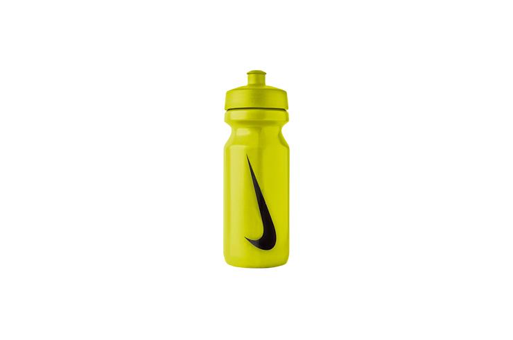 Nike yellow water bottle.