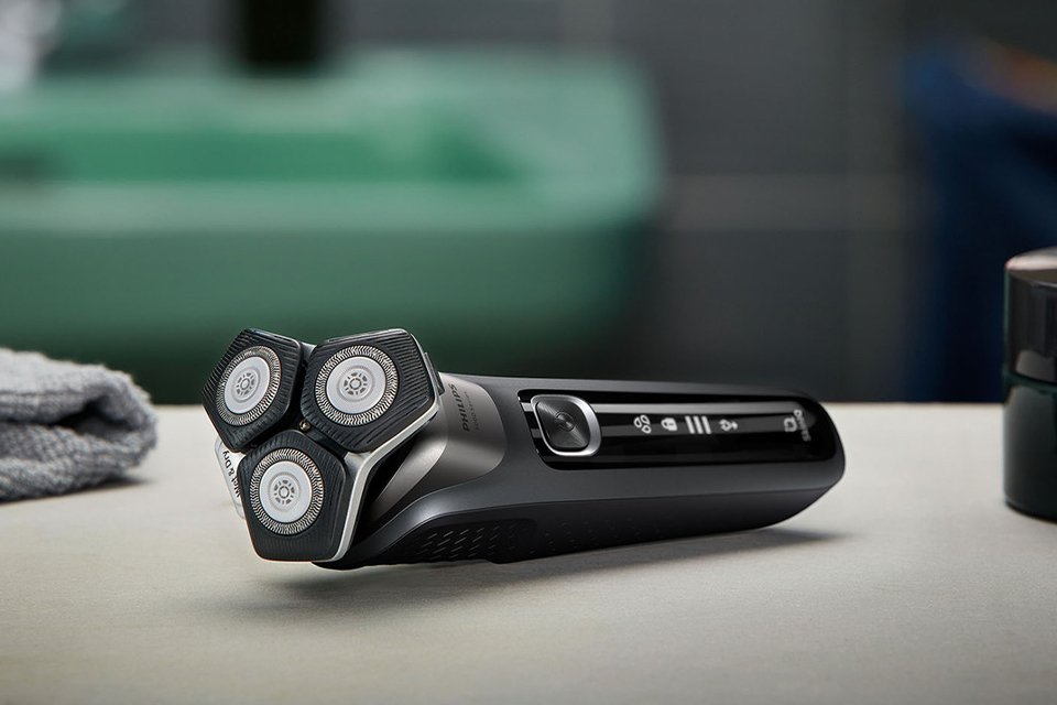 Shop Eid gifts for him. Mark the occasion with lovely gifts like rich aftershaves and the latest gadgets.