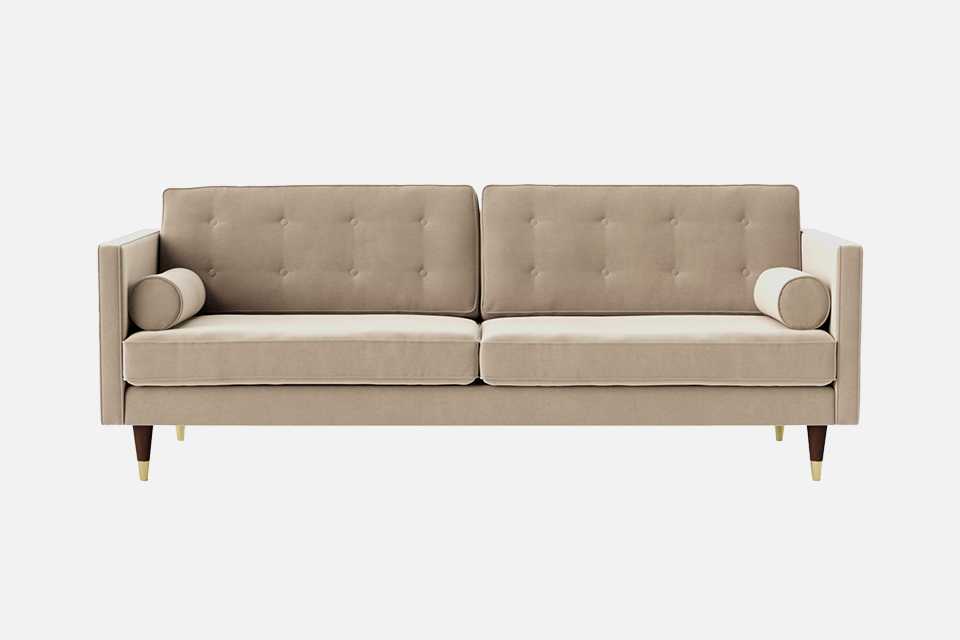 Porto sofa in cream velvet.