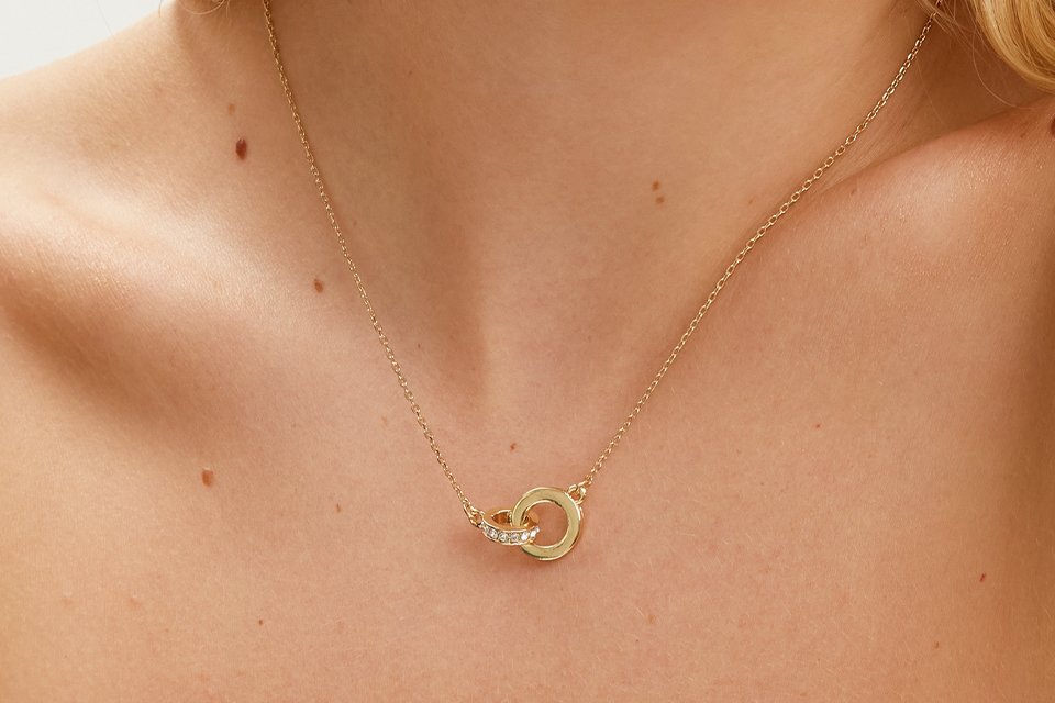 Jon Richard. Modern design, timeless standards.