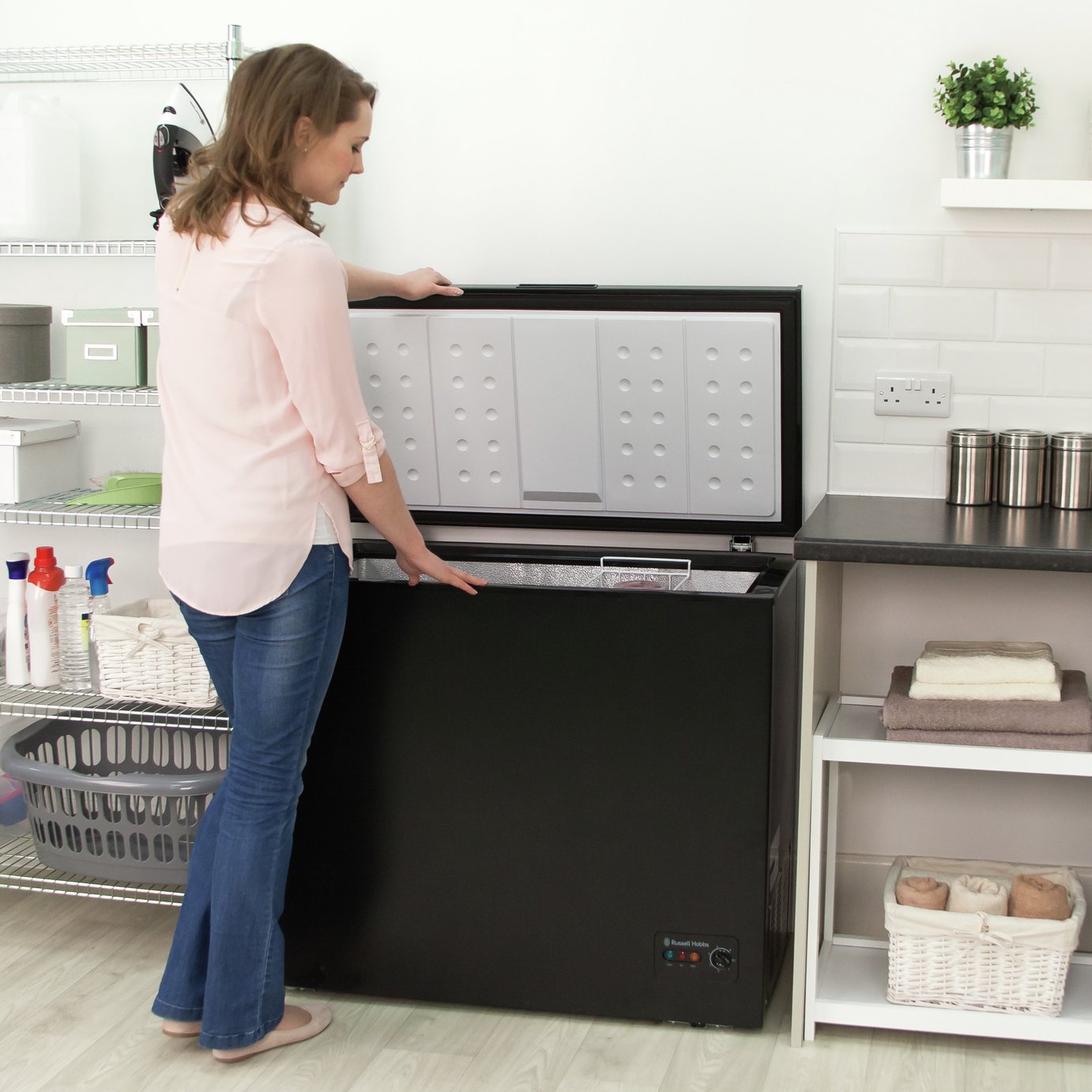 Russell Hobbs RHCF198B Chest Freezer Reviews